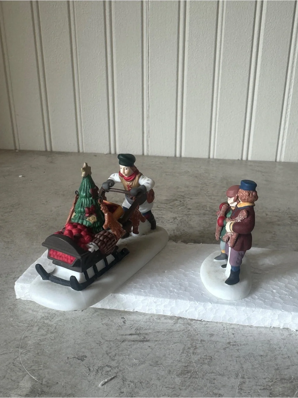 Dept 56 Gingerbread Vendor Set Of 2 Heritage Village Accessory With Box #58402